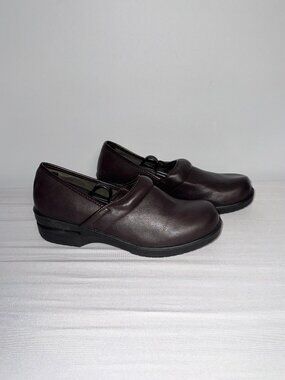 New Womens 11 Dunes Clogs Brown Slip Resistant Work Shoes Leather Lined